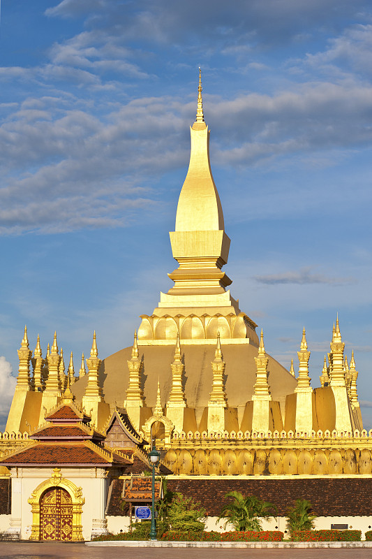 Pha That Luang &#8211;& # 8220;金色佛塔# 8221;在老挝